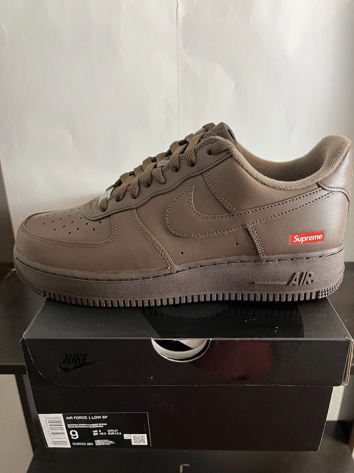 DS Homme Taille 9   Logo Nike Supreme x Air Force 1 Boîte Basse   Marron Baroque