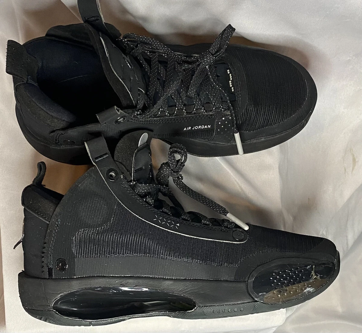 All black sales jordan basketball shoes
