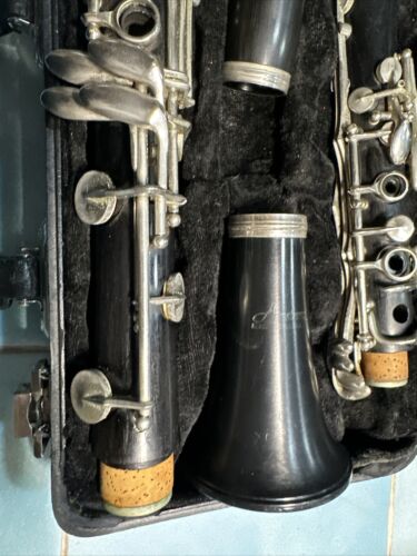 Boosey & Hawkes Bb Clarinet w/ Armstrong Ships free - Picture 3 of 5