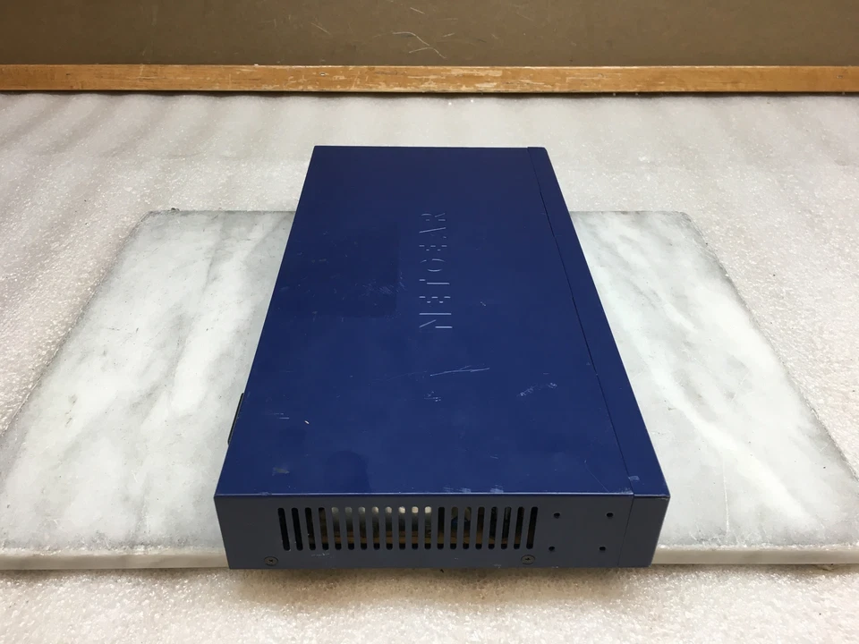 Netgear ProSafe 16-Port Gigabit Ethernet Switch JGS516 v2 UNT ONLY FREE SHIPPING - Image 4 of 4