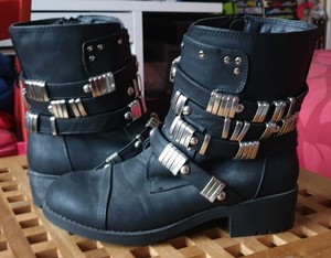 blundstone head office