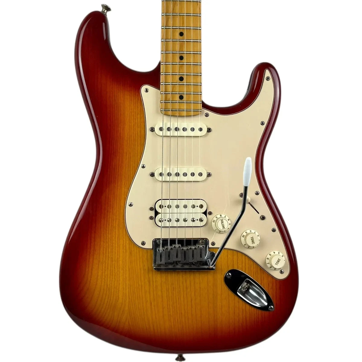 Электрогитары Fender American Deluxe Stratocaster - огромный выбор