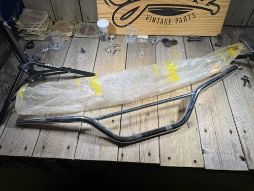 HANDLEBAR *{M}*