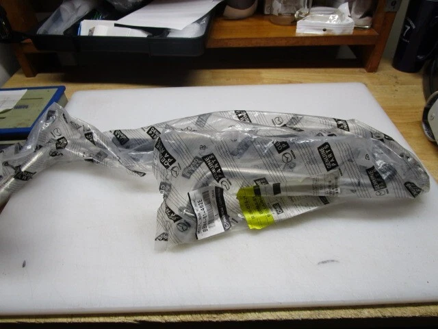 Manguera de succión de línea de retorno de CA Mazda 3 2.0 2011 2012 2013 original BBM4-61-462E Foto 2 de 4