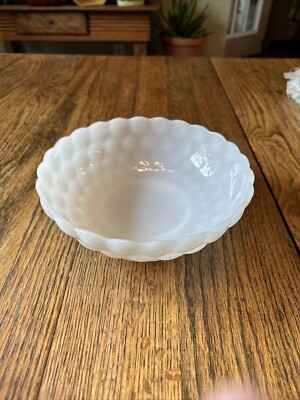 Vintage Bubble  Milk / Opal Glass Scalloped Rim 8  Bowl EUC