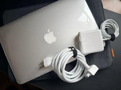 ULTRALIGHT Apple MacBook Air 11 Laptop, Core i5, 512GB SSD, 8GB, A1465, EXTRAS!!