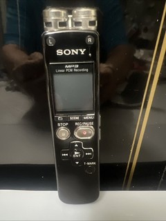 Sony ICD SX712 digital voice recorder MP3 Recorder Includes Charging Stand