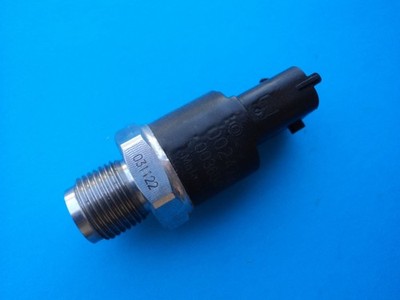 2004 3.9 Cummins Diesel Common Rail Fuel Rail Pressure Sensor BOSCH 0281002472