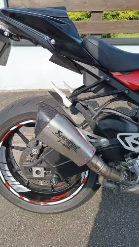 Akrapovic s1000 RR/XR/R EXHAUST MUFFLER; 60mm with chicane - Image 2 of 4