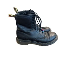 Women’s Dr Martins Black Leather Combat Boots. Size 5