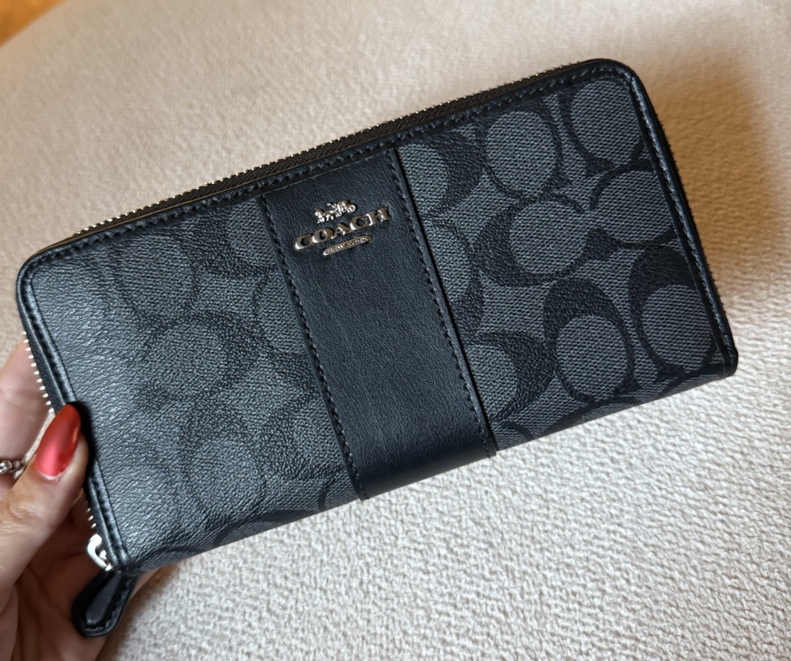 Coach Black Leather Accordion Zip Wallet - Preowned Signature Canvas