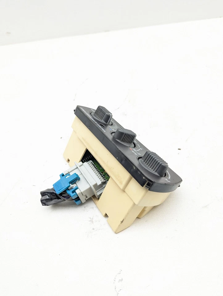 1999-2002 Chevrolet Tahoe REAR Ceiling climate control switch OEM - Image 4 of 4
