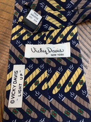 Vicky Davis New York''Light Up'' Cigar Stogie Puro Cigarro 100% Silk Tie 4'' wide