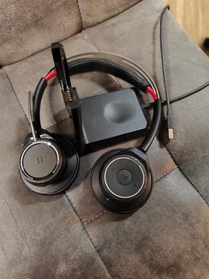 Plantronics Voyager Focus UC B825 BT Headset + Ladestation   ohne USB DONGLE