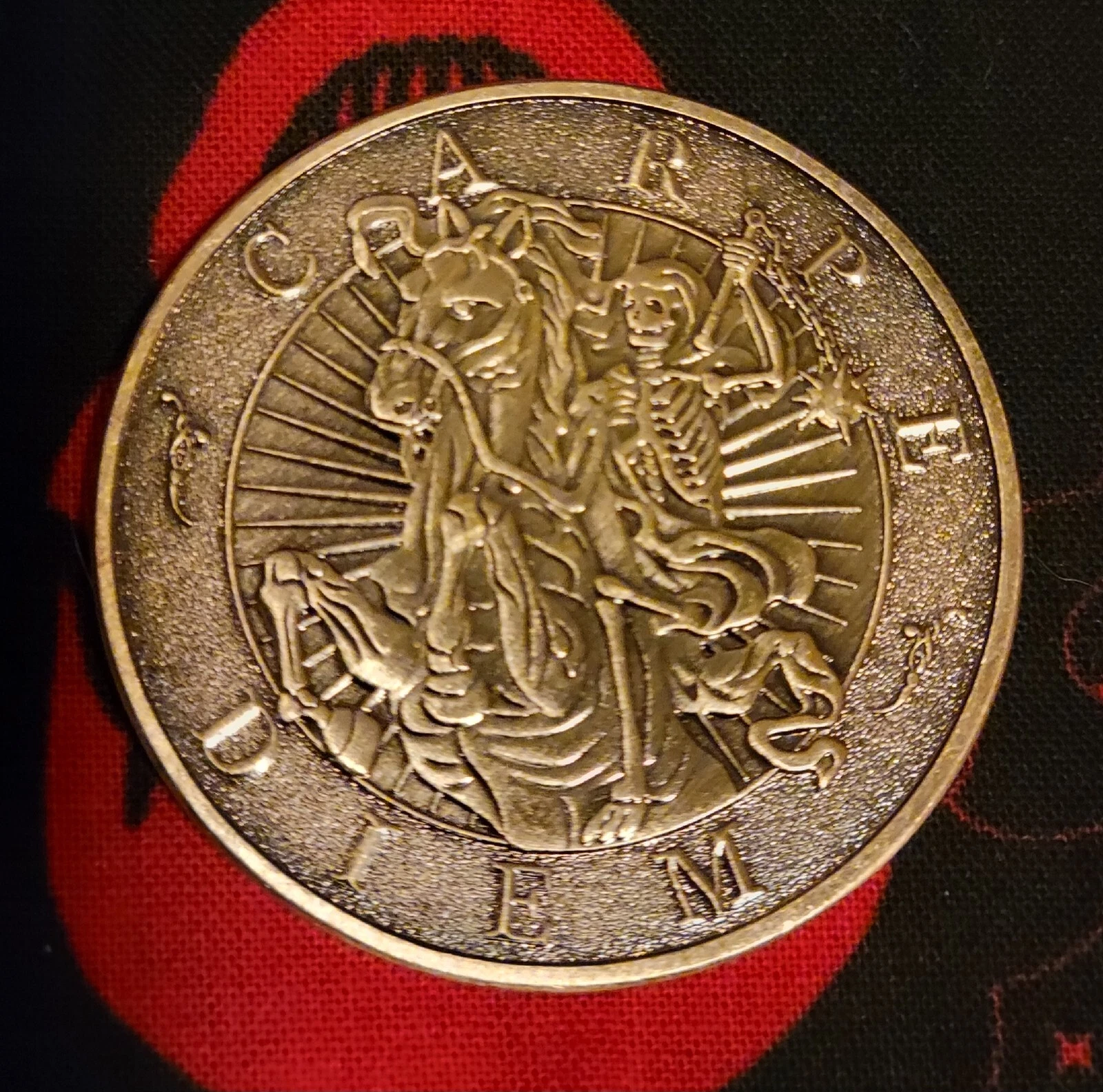 Memento Mori "Carpe Diem " 1oz Bronze Coin Latin skull rider - Picture 7 of 11