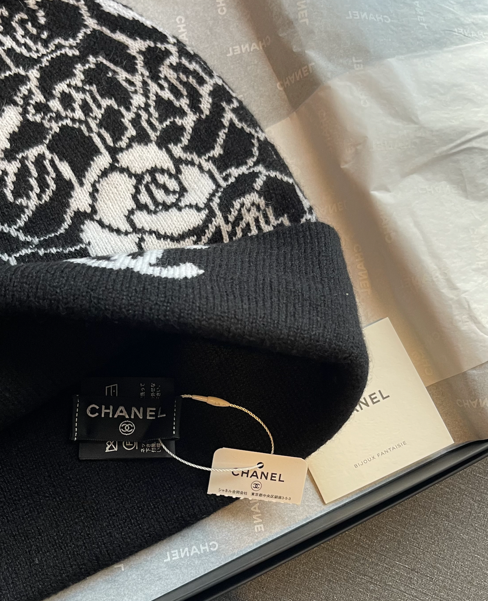 NEW Chanel 23K Camellia Winter Beanie Knit Black and White Classic