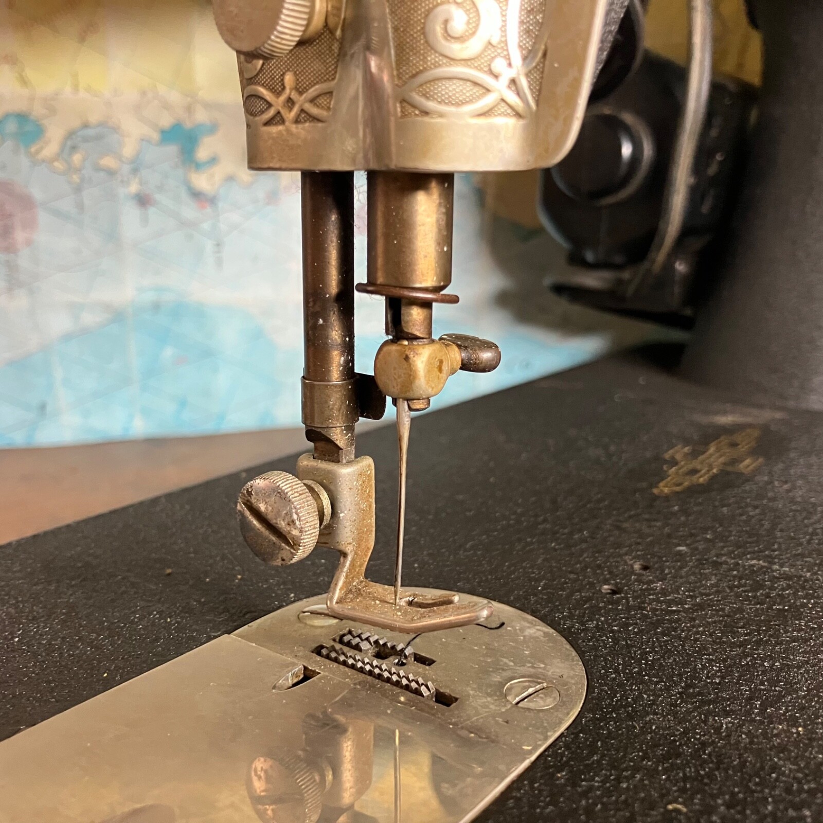 Vintage Singer Sewing Machine Head Model 6618 Godzilla WW2 1941 with