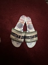 Sandali piatti Christian Dior in tessuto con motivo floreale