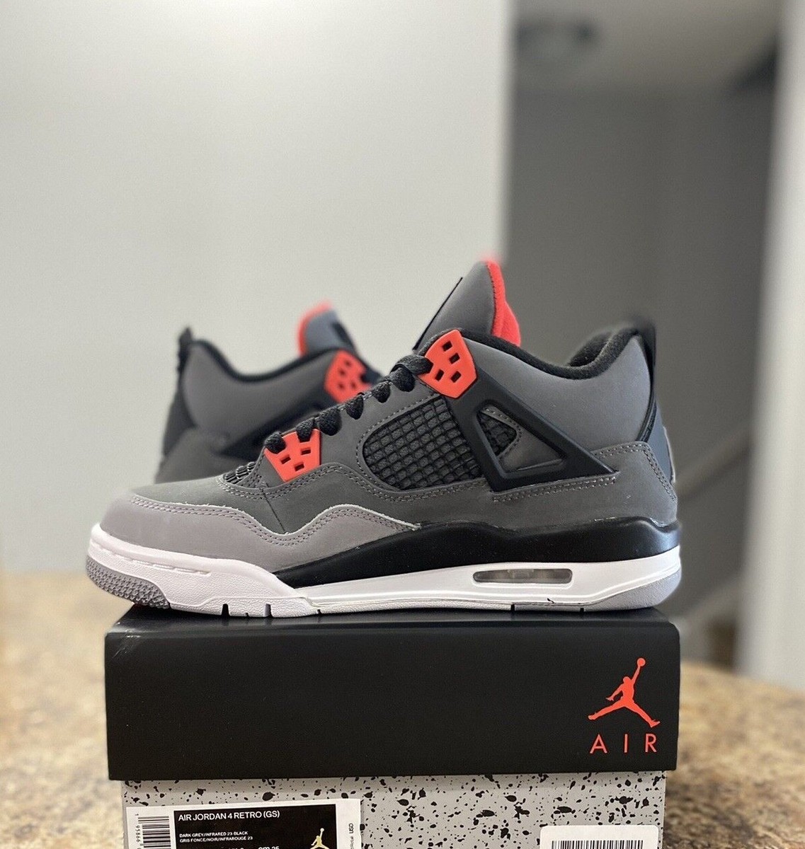 Air Jordan 4 Retro Infrared (GS) 408452-061 Size 5.5Y - New
