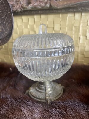 Italienisches geschliffenes Glas Kristall Bonboniere Schmuck Aschenbecher mit Messingfuß Vintage