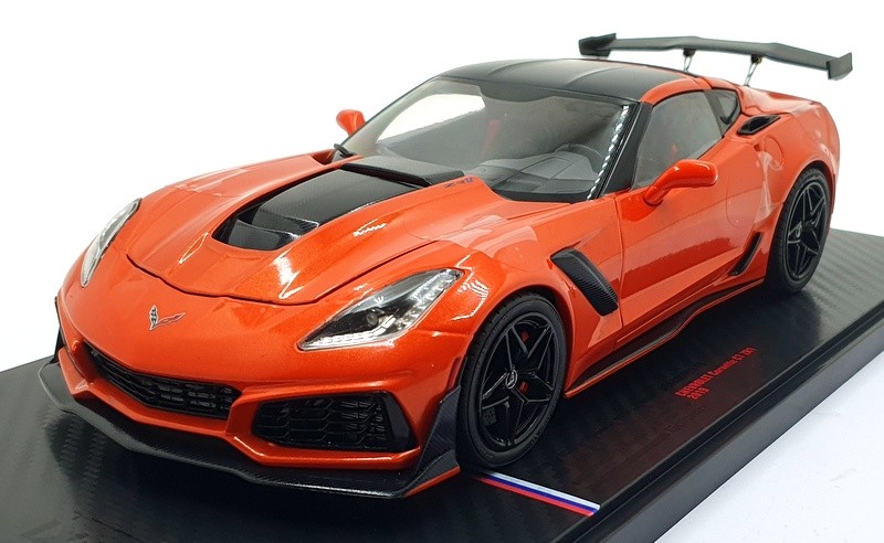 Ixo 1/18 Scale U18RDC001 - 2019 Chevrolet Corvette C7 ZR1 - Orange/Black