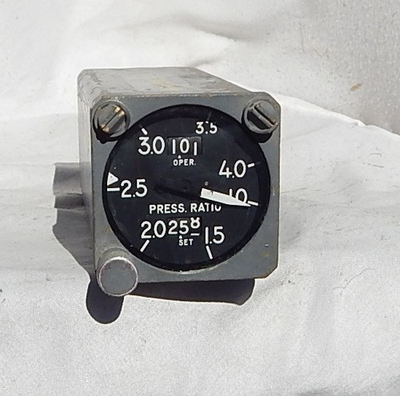 #ad United Airlines Douglas DC 8 Pilot#x27;s Pressure Ratio Indicator Gauge Instrument $49.95