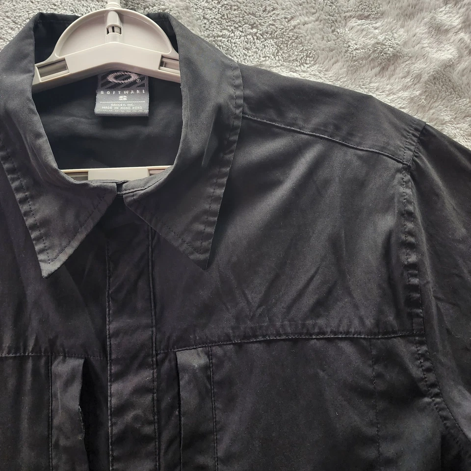 复古 Oakley Software 衬衫男式小号黑色短袖纽扣香港 — 第 4/4 张图片