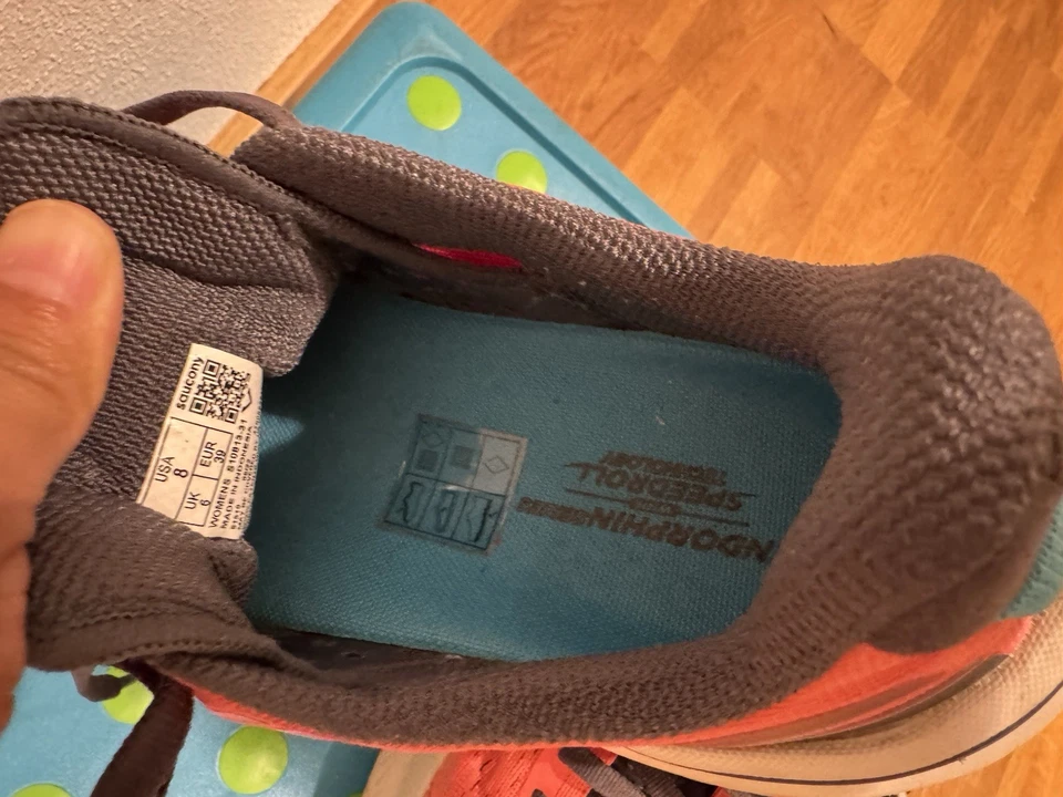 Neuwertige Saucony Endorphin Shift 3 Laufschuhe Größe 39 - Bild 3 von 3