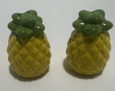 Set Of Ceramic 3  Tall Pineapple Salt & Pepper Shakers w/plugs EUC