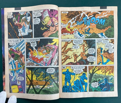 Marvel Comics --- Avengers Spotlight / ¡Ojo de Halcón recibe disparo! No. 30 / Marzo 1990 - Imagen 3 de 7
