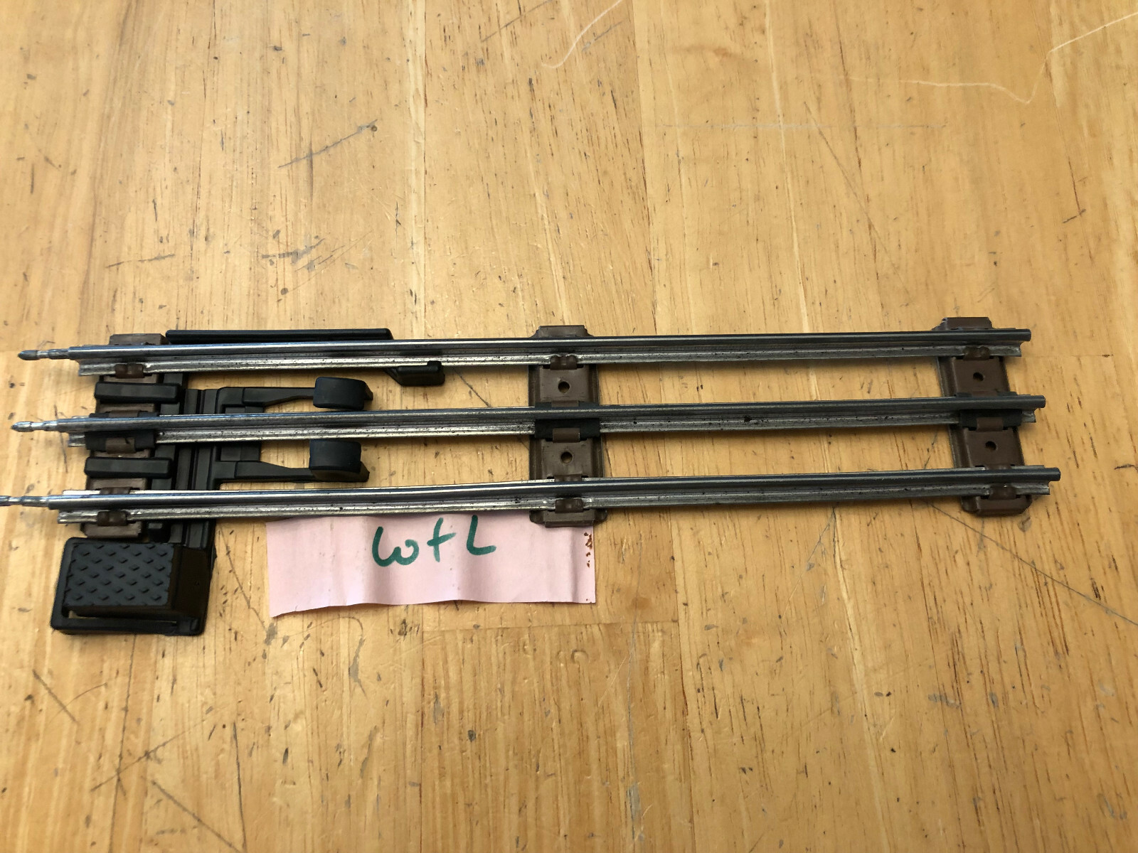 Lionel Train 9" Straight O27 Track w/ 1008 Camtrol Manumatic Uncoupler