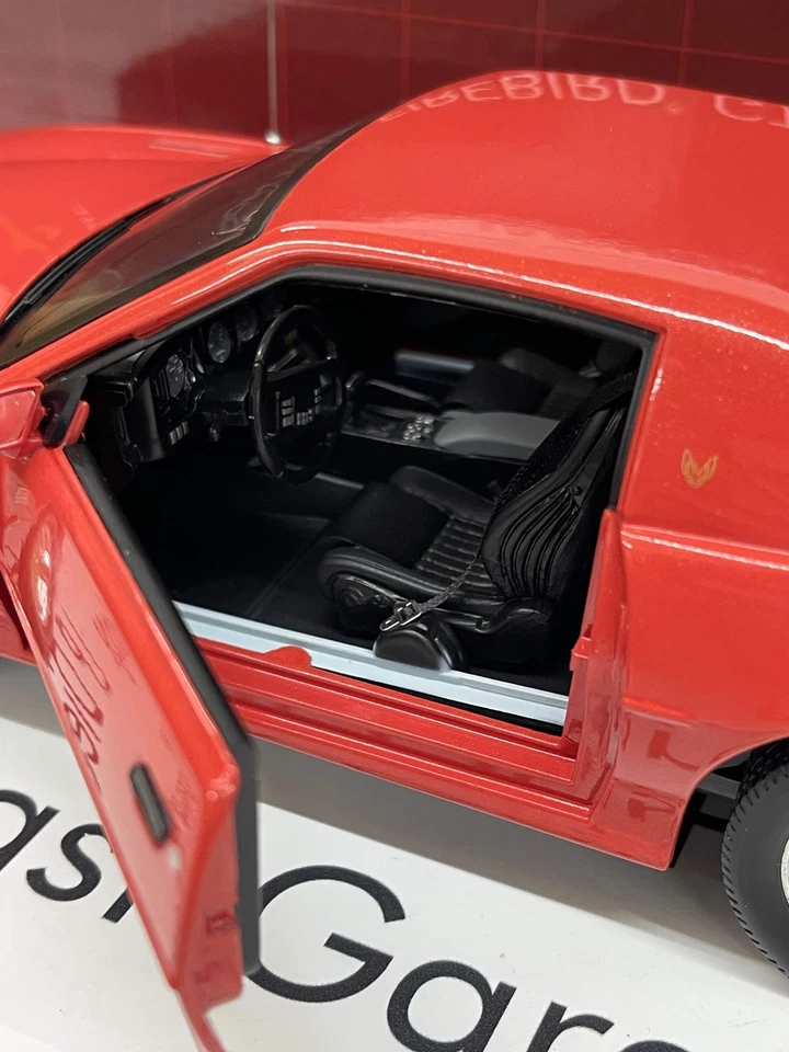 GREENLIGHT 1988 Pontiac Firebird GTA Red with Black Interior 1:18 Diecast - Image 3 of 4