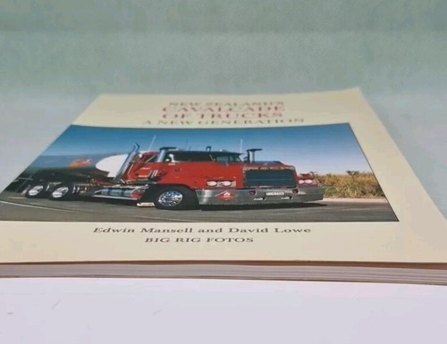 New Zealand's CAVALCADE OF TRUCKS - Edwin Mansell: 2003 SB, ISBN; 0473095564 - Picture 5 of 7