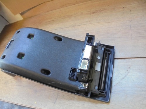 RADIO VOLVO V50 2005, CONTROL DE CALEFACCIÓN E INTERRUPTORES DE ASIENTO CON MOLDURA ENVOLVENTE / PANTALLA - Imagen 8 de 10