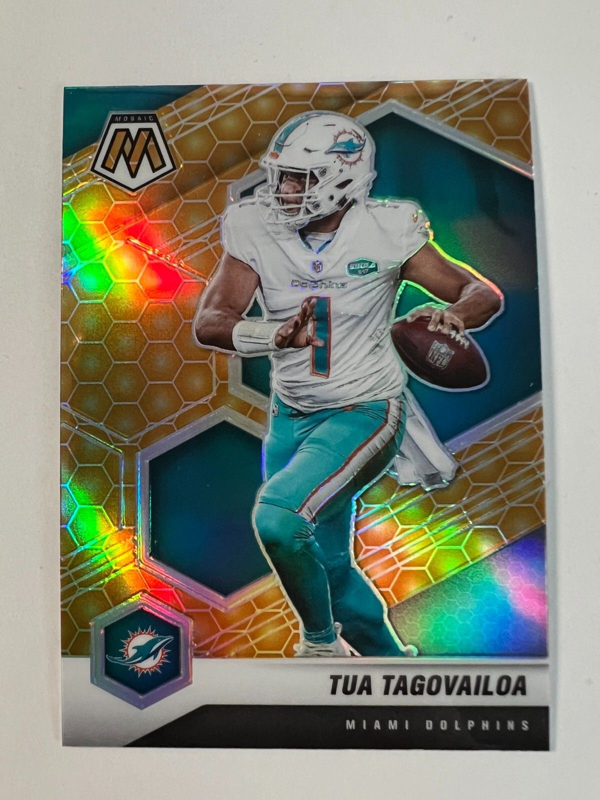 2021 Mosaic Tua Tagovailoa Honeycomb Prizm #122 Case Hit Miami Dolphins