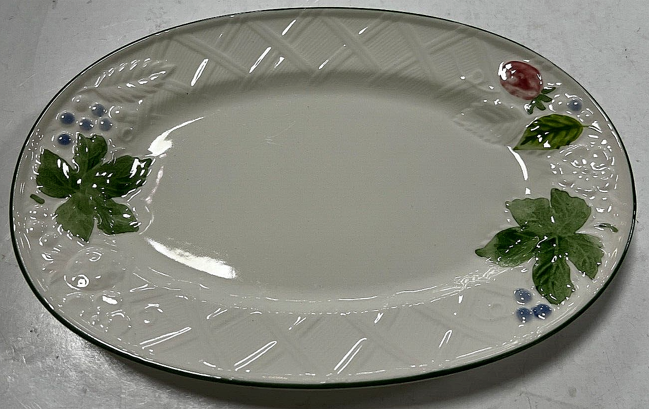 PLATO DE MANTEQUILLA MIKASA COUNTRY BERRIES - SOLO FONDO