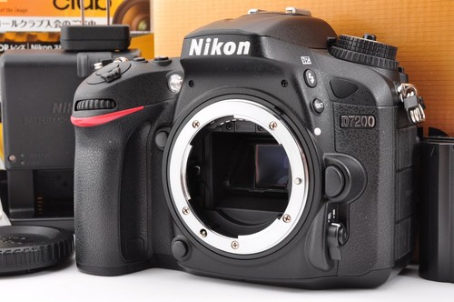 Mint in Box Nikon D7200 24.2MP DSLR Camera Body Shutter Count 28803 JAPAN #FD03