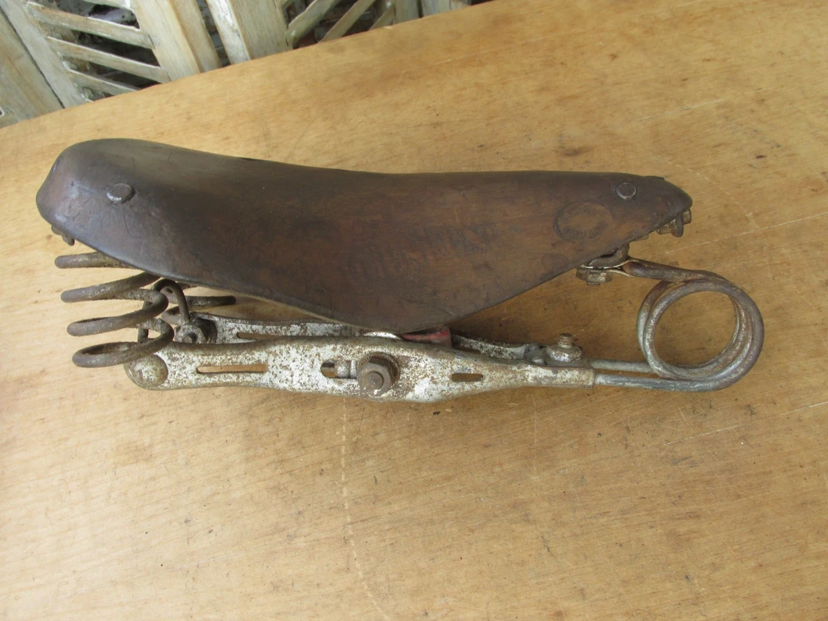 Selle De Vélo Ancienne En Cuir Roulvit – Fabrication Française – Couleur Marron