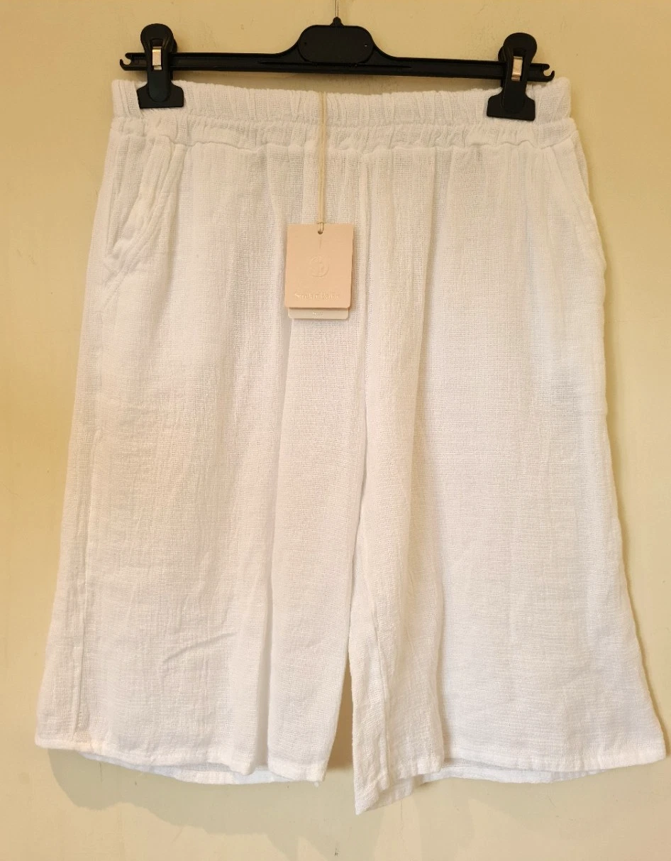 Italian Washed Linen Shorts White One Size 10-14 Lagenlook Elastic Waist Pockets