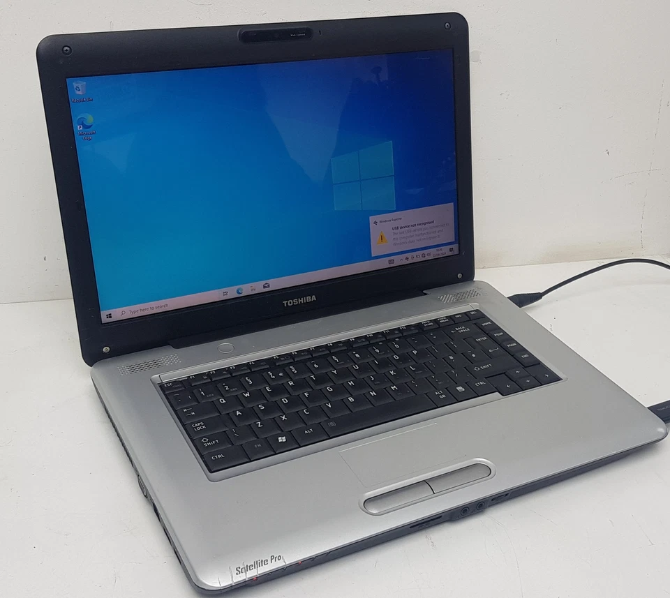 Toshiba Satellite Pro L450-13R - Celeron 900 2.2GHz - 2GB Ram - 15.6" - 250GB... - Image 3 of 4