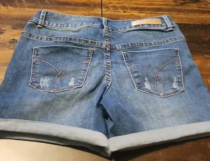 CALVIN KLEIN Blue Denim Girls Sz 12 Stretchy Cuffed Distressed Boyfriend Shorts - Image 3 of 3