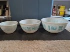 Pyrex Amish Butterprint 1/2, 1 1/2 & 2 1/2 Qt Mixing Bowls Turquoise On White