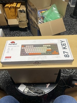 New FreeWolf M87 2.4Ghz BT5.0 dual mode connections gaming keyboard rechargeable