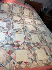 1930 Ręcznie szyta kołdra amiszowska Pennsylvania 78 cali x 79 cali z różową obwódką. 