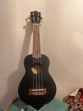 Mitchell MU40 BK Black/Nude/Natural Ukulele Instrument Excellent Used Condition