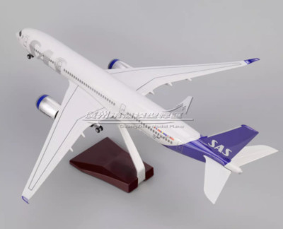 47CM 1:142 SAS Scandinavian AIRBUS A350 Airplane Landing Gear  Resin Plane Model