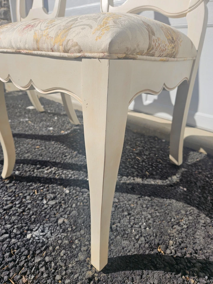 2 sillas laterales de comedor de campo francés Ethan Allen A Foto 4 de 4