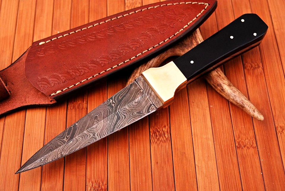 Cuchillo para botas de caza forjado a mano hoja de acero Damasco con funda de cuero EDC 954 Foto 2 de 4