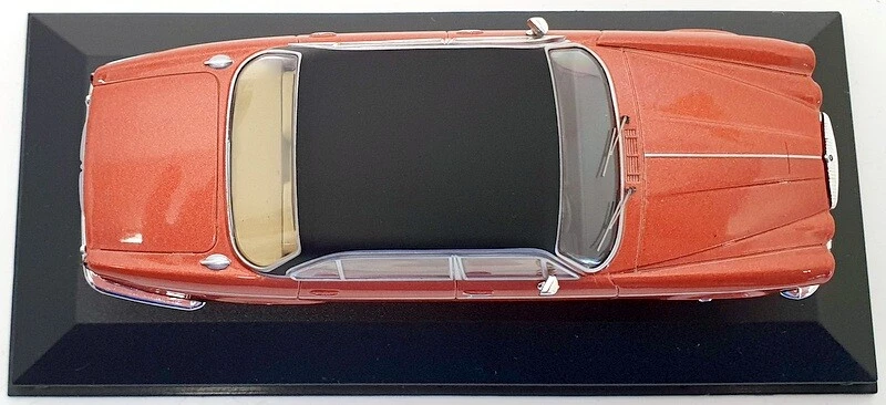 Corgi 1/43 Scale Model Car VA13903 - Daimler Double 6 Series 2 Vanden Plus - Image 4 of 4