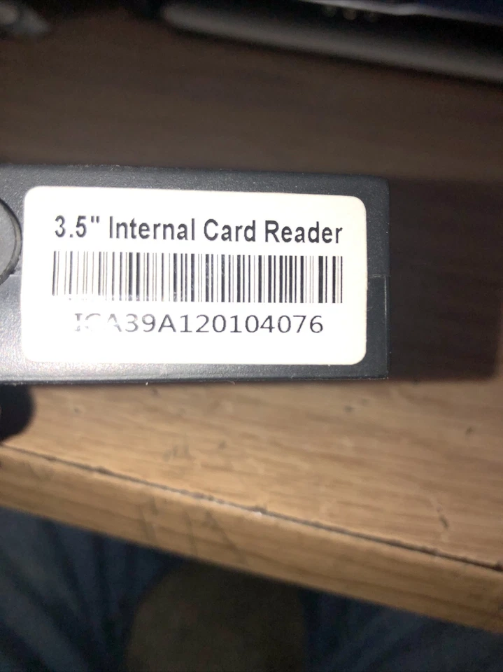 USB 3.5 Internal Bay Multi Card Reader ICA39A120104076 - Image 3 of 4